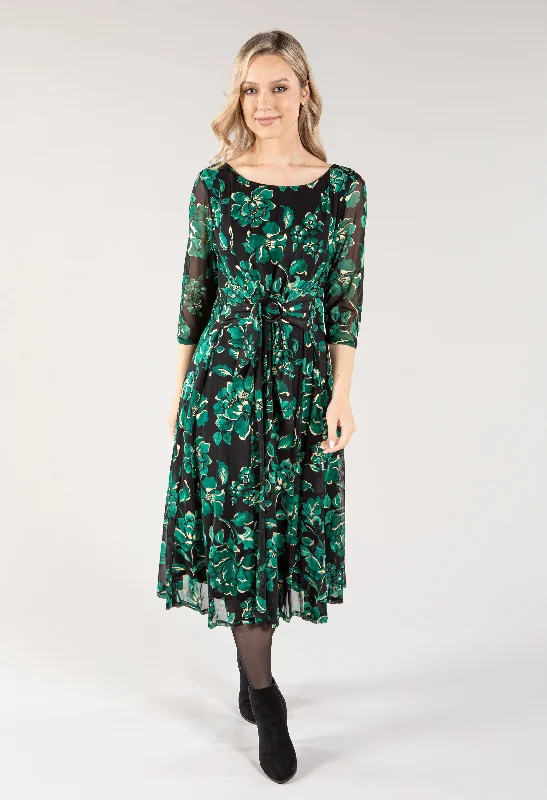 Midi dresses with printed lining for a hidden and stylish detail O Ring Detail Floral Midi Dress Midi dresses with printed lining for a hidden and stylish detail O Ring Detail Floral Midi Dress
