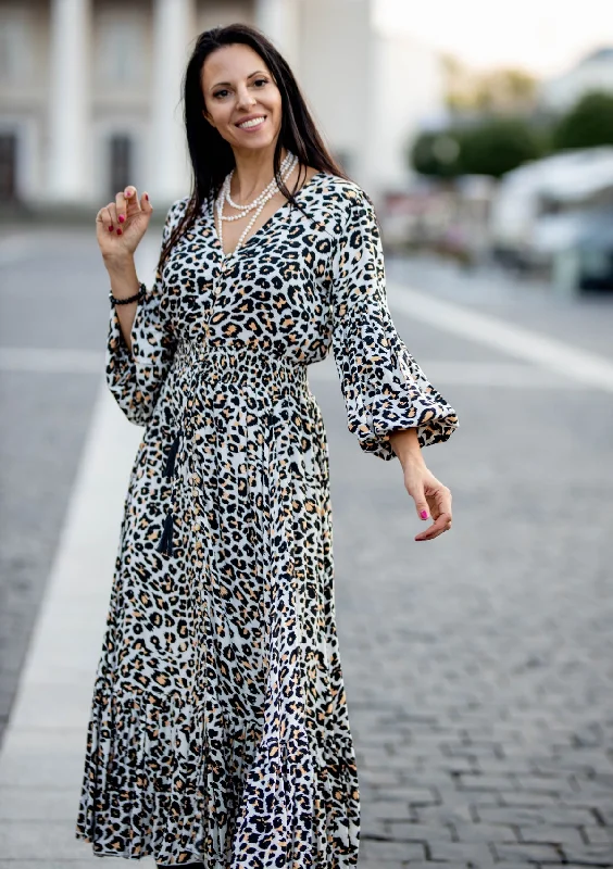 Velvet midi dresses in jewel tones for a glamorous winter event Simona Soft Leopard Dress Velvet midi dresses in jewel tones for a glamorous winter event Simona Soft Leopard Dress