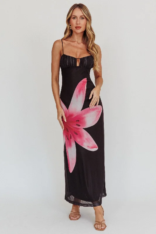 Strapless Women Dress with a Built - in Bra for Comfort and SupportKailua Floral Print Maxi Dress Black Strapless Women Dress with a Built - in Bra for Comfort and SupportKailua Floral Print Maxi Dress Black