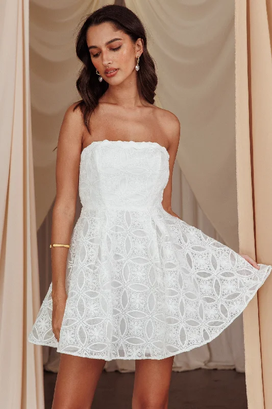 Halter Neck Women Dress to Show Off the Shoulders and NecklineKesenia Strapless Embroidered Mini Dress White Halter Neck Women Dress to Show Off the Shoulders and NecklineKesenia Strapless Embroidered Mini Dress White
