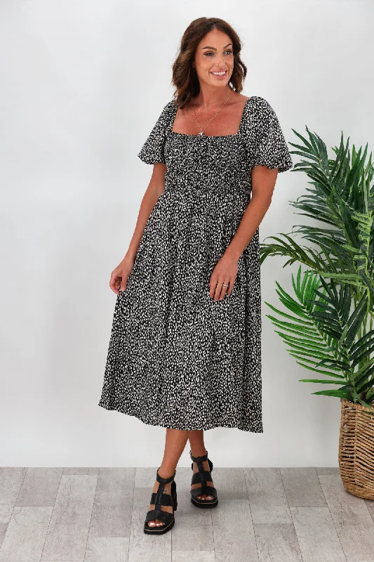 Mermaid - Style Women Dress with a Fitted Silhouette for Special OccasionsMiracle Lizzie Short Sleeve Dress Black Mermaid - Style Women Dress with a Fitted Silhouette for Special OccasionsMiracle Lizzie Short Sleeve Dress Black