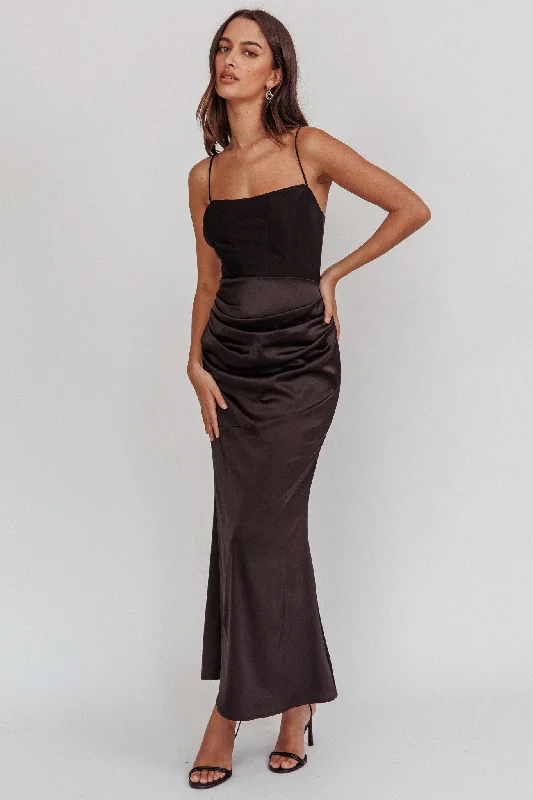 Printed Abstract Women Dress for a Modern and Artistic AppealMorella Draped Waist Maxi Dress Black Printed Abstract Women Dress for a Modern and Artistic AppealMorella Draped Waist Maxi Dress Black