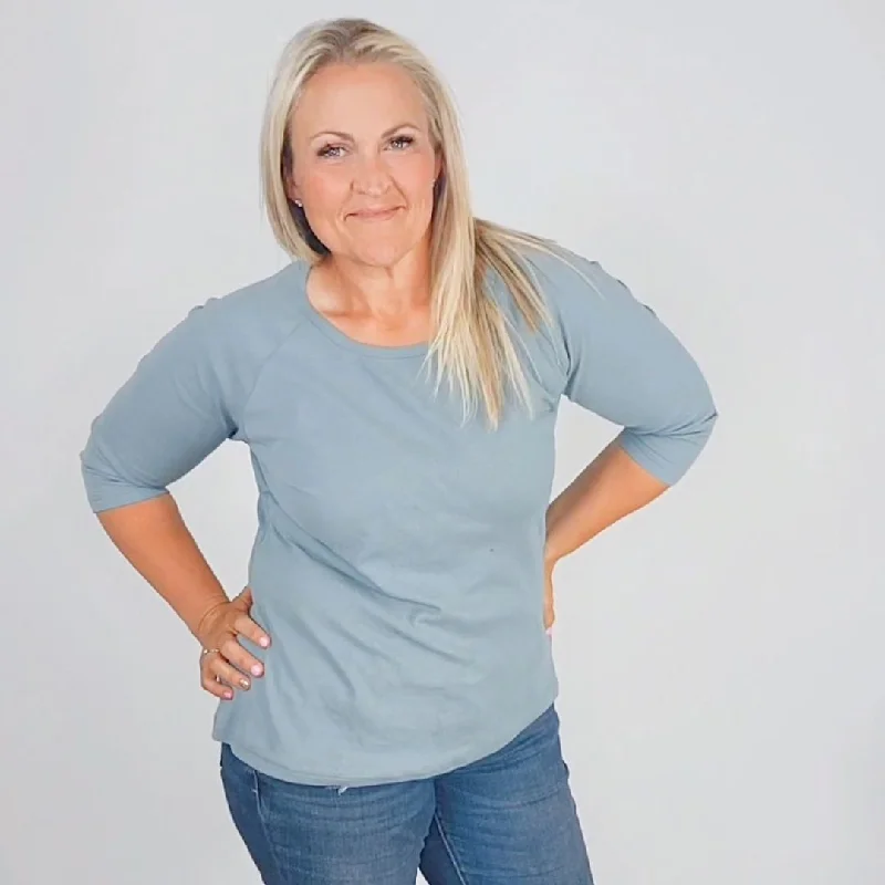 Women's crew - neck sweatshirt in a heather gray shade for a classic and versatile optionRibbed Montana Blue 3/4 Length Sleeve Women's crew - neck sweatshirt in a heather gray shade for a classic and versatile optionRibbed Montana Blue 3/4 Length Sleeve