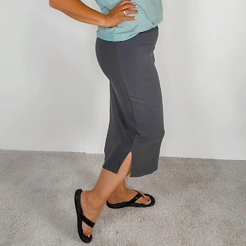 Women's crew - neck sweatshirt in a heather gray shade for a classic and versatile optionDeluxe Ribbed Skirt Charcoal Grey Women's crew - neck sweatshirt in a heather gray shade for a classic and versatile optionDeluxe Ribbed Skirt Charcoal Grey