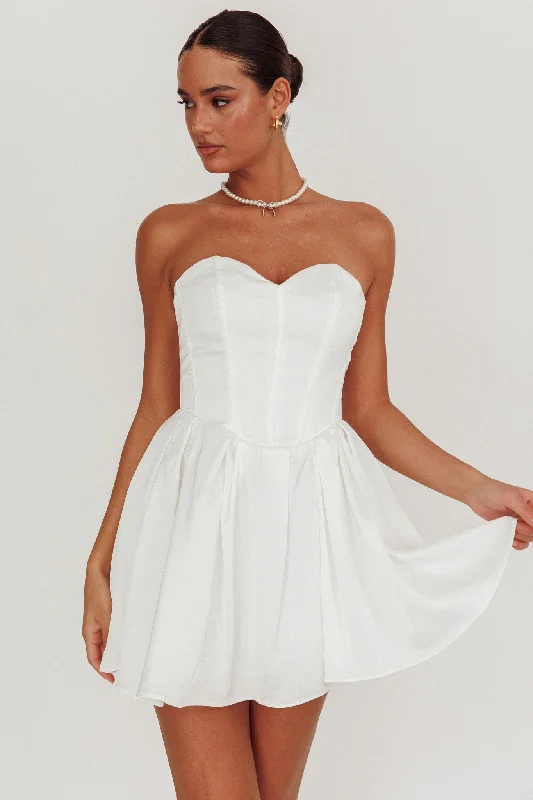 Halter Neck Women Dress to Show Off the Shoulders and NecklineWhat I Like Sweetheart Neckline Mini Dress Ivory Halter Neck Women Dress to Show Off the Shoulders and NecklineWhat I Like Sweetheart Neckline Mini Dress Ivory