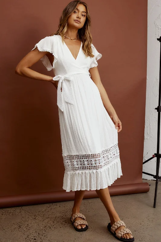 Long - Sleeve Women Dress in Velvet for a Luxurious Winter LookZephyr Waist Tie Midi Dress White Long - Sleeve Women Dress in Velvet for a Luxurious Winter LookZephyr Waist Tie Midi Dress White