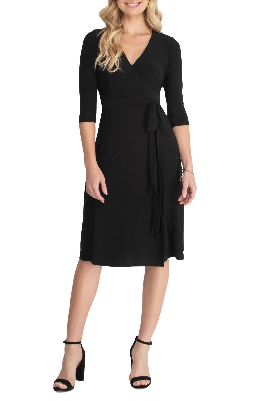 Shift Women Dress with a Simple and Classic Design for Everyday Wear Shift Women Dress with a Simple and Classic Design for Everyday Wear Essential Wrap Dress Shift Women Dress with a Simple and Classic Design for Everyday Wear Shift Women Dress with a Simple and Classic Design for Everyday Wear Essential Wrap Dress