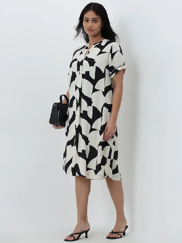 Long - Sleeve Women Dress in Velvet for a Luxurious Winter Look Long - Sleeve Women Dress in Velvet for a Luxurious Winter Look Gia Beige & Black Abstract Straight Dress Long - Sleeve Women Dress in Velvet for a Luxurious Winter Look Long - Sleeve Women Dress in Velvet for a Luxurious Winter Look Gia Beige & Black Abstract Straight Dress