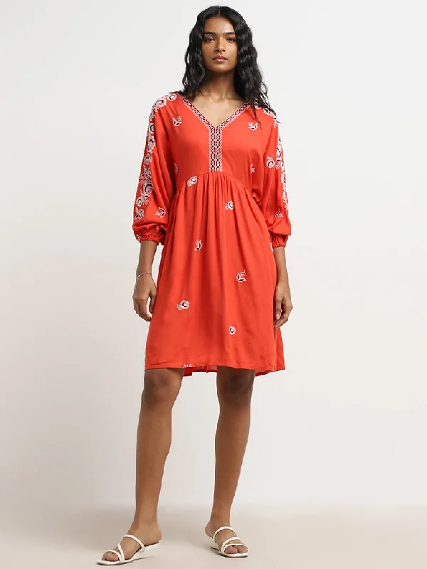 Sheath Women Dress with a Tailored Fit for a Professional Look Sheath Women Dress with a Tailored Fit for a Professional Look LOV Dark Orange Floral Embroidered A-Line Dress Sheath Women Dress with a Tailored Fit for a Professional Look Sheath Women Dress with a Tailored Fit for a Professional Look LOV Dark Orange Floral Embroidered A-Line Dress