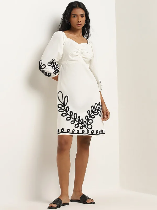 Sleeveless Women Dress in Bright Colors for Summer Parties Sleeveless Women Dress in Bright Colors for Summer Parties LOV Off-White Ruched Empire Dress Sleeveless Women Dress in Bright Colors for Summer Parties Sleeveless Women Dress in Bright Colors for Summer Parties LOV Off-White Ruched Empire Dress