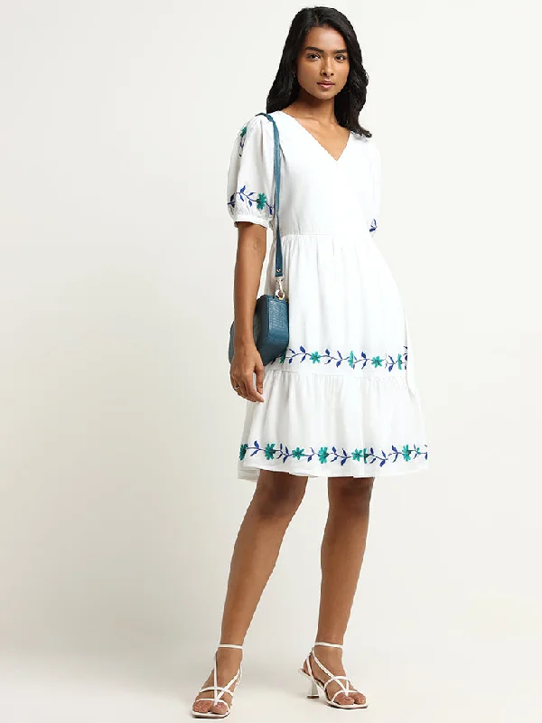 Sleeveless Women Dress in Bright Colors for Summer Parties Sleeveless Women Dress in Bright Colors for Summer Parties LOV White Embroidered Tiered Dress Sleeveless Women Dress in Bright Colors for Summer Parties Sleeveless Women Dress in Bright Colors for Summer Parties LOV White Embroidered Tiered Dress