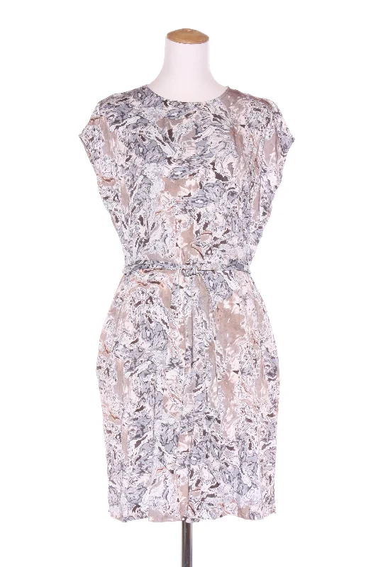 Little Black Women Dress with Sequins for a Glamorous Night Out Little Black Women Dress with Sequins for a Glamorous Night Out NIQUE - Cut marble print dress! 8-10 Little Black Women Dress with Sequins for a Glamorous Night Out Little Black Women Dress with Sequins for a Glamorous Night Out NIQUE - Cut marble print dress! 8-10