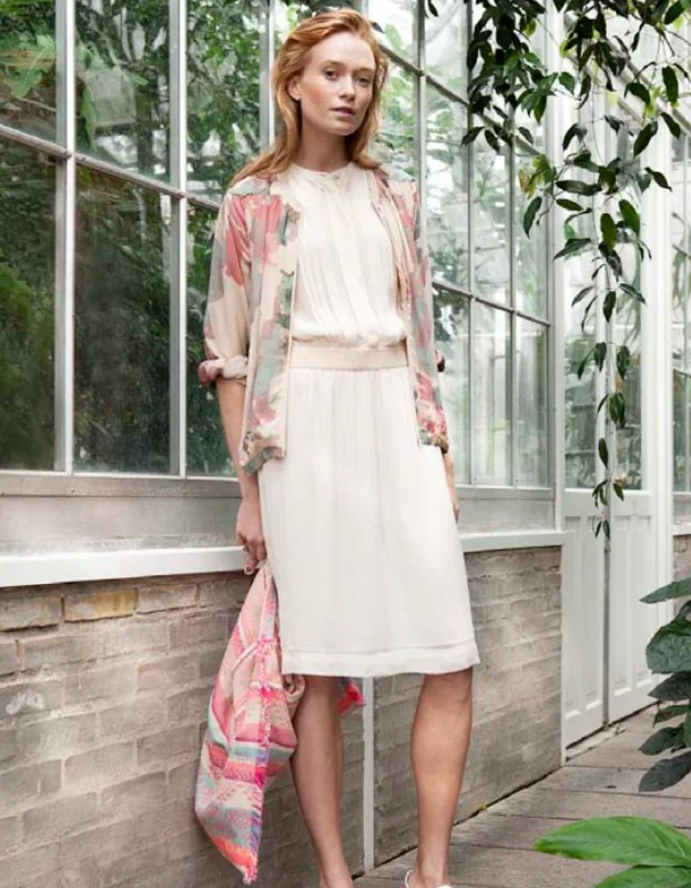 Printed Abstract Women Dress for a Modern and Artistic Appeal Printed Abstract Women Dress for a Modern and Artistic Appeal NOA NOA "Sand dollar" lace trim dress! 8-10 Printed Abstract Women Dress for a Modern and Artistic Appeal Printed Abstract Women Dress for a Modern and Artistic Appeal NOA NOA "Sand dollar" lace trim dress! 8-10