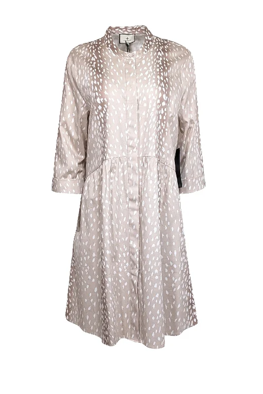 Pleated Women Dress with a Timeless and Elegant Texture Pleated Women Dress with a Timeless and Elegant Texture Tuckernuck - Beige & White Antelope Print Button-Front Shift Dress Sz XL