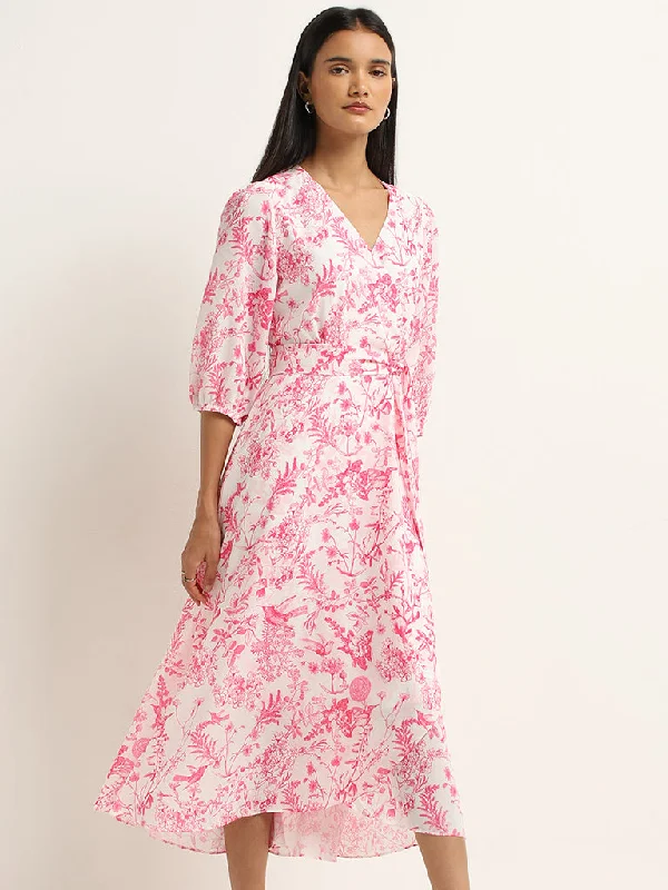 Printed Abstract Women Dress for a Modern and Artistic Appeal Printed Abstract Women Dress for a Modern and Artistic Appeal Wardrobe Pink Floral Printed A-Line Dress with Belt Printed Abstract Women Dress for a Modern and Artistic Appeal Printed Abstract Women Dress for a Modern and Artistic Appeal Wardrobe Pink Floral Printed A-Line Dress with Belt