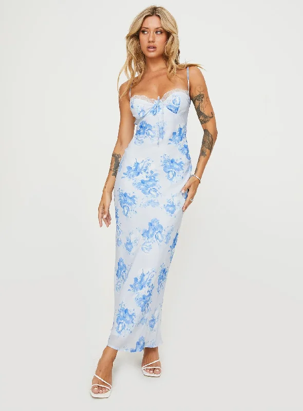 Maxi dresses with a pleated skirt for a timeless and elegant appearanceHamri Maxi Dress White / Blue Floral Maxi dresses with a pleated skirt for a timeless and elegant appearanceHamri Maxi Dress White / Blue Floral