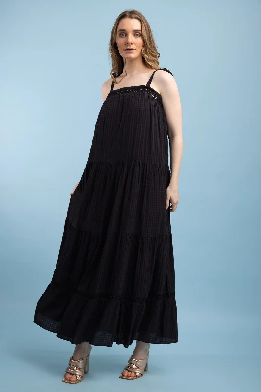 Maxi dresses with fringe trim for a bohemian vibeJerry Maxi Dress Black
