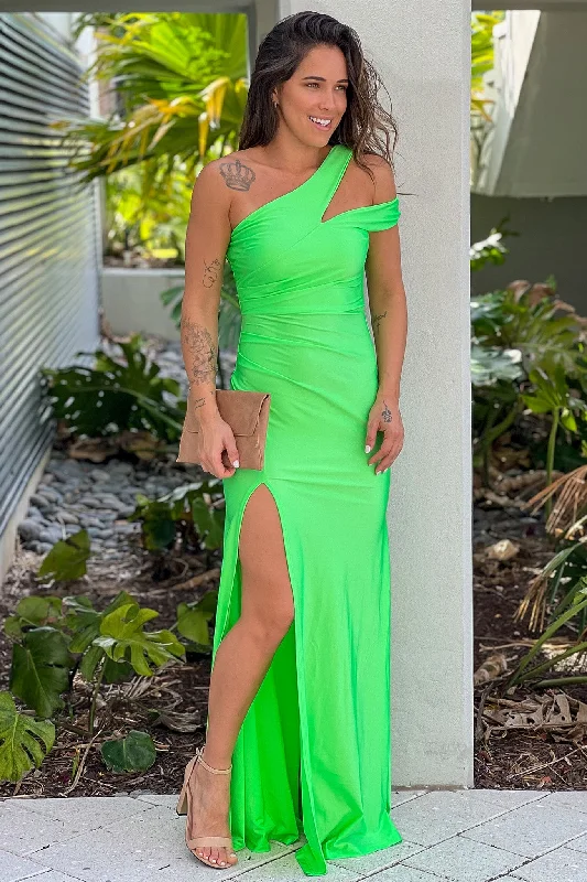 Floral print maxi dresses for summer garden partiesKiwi One Shoulder Maxi Dress With Cut Out And Slit Floral print maxi dresses for summer garden partiesKiwi One Shoulder Maxi Dress With Cut Out And Slit