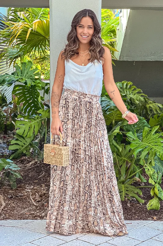 Maxi dresses with bow accents at the waist for a sweet appearanceWhite Draped Top Maxi Dress With Pleated Leopard Skirt Maxi dresses with bow accents at the waist for a sweet appearanceWhite Draped Top Maxi Dress With Pleated Leopard Skirt