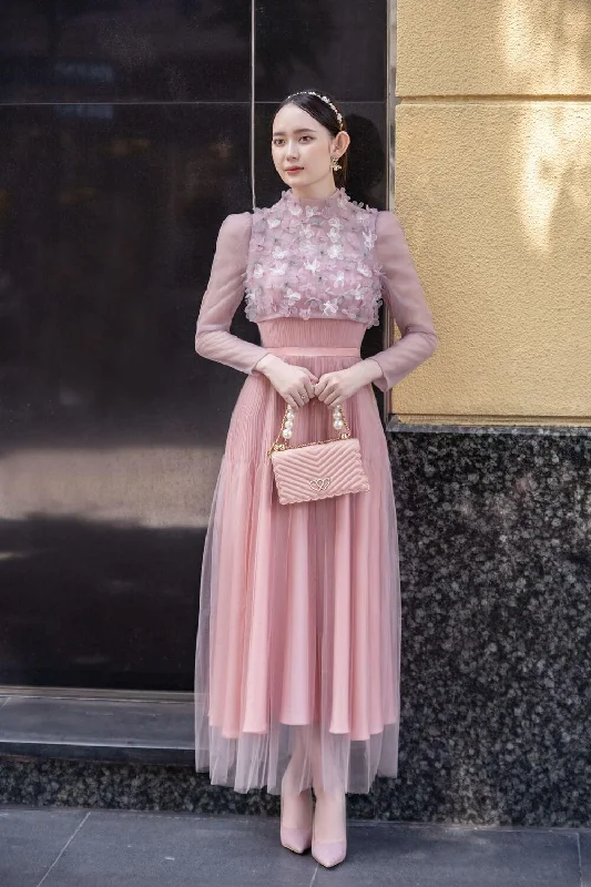 Midi dresses with satin - finish fabrics for a luxurious feelDumont Pleated Cuff Sleeved Mesh Midi Dress Midi dresses with satin - finish fabrics for a luxurious feelDumont Pleated Cuff Sleeved Mesh Midi Dress