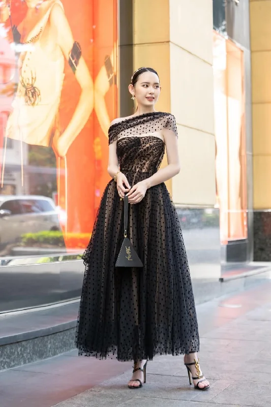Sleeveless midi dresses with lace details for summer weddingsEmma Strapless Straight Across Neck Mesh Taffeta Midi Dress Sleeveless midi dresses with lace details for summer weddingsEmma Strapless Straight Across Neck Mesh Taffeta Midi Dress