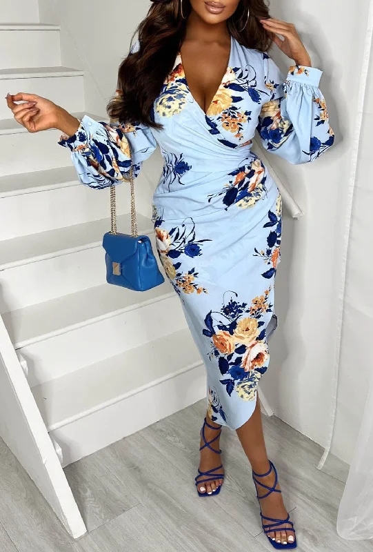 Midi dresses with geometric cutouts for a contemporary and edgy lookFloral Fair Blue Floral Print Long Sleeve Midi Dress Midi dresses with geometric cutouts for a contemporary and edgy lookFloral Fair Blue Floral Print Long Sleeve Midi Dress