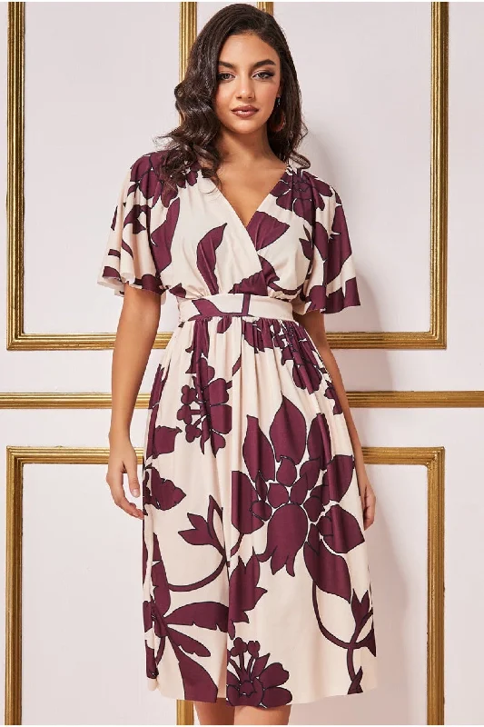 Midi dresses with metallic threads for a glamorous evening eventGoddiva Leaf Print Flutter Sleeve Midi - Cream Midi dresses with metallic threads for a glamorous evening eventGoddiva Leaf Print Flutter Sleeve Midi - Cream