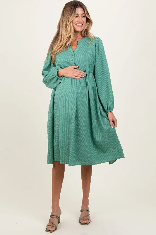 Midi dresses with ruffled sleeves for a more feminine and voluminous lookMint Green Pin Stripe Split Neckline Maternity Midi Dress Midi dresses with ruffled sleeves for a more feminine and voluminous lookMint Green Pin Stripe Split Neckline Maternity Midi Dress