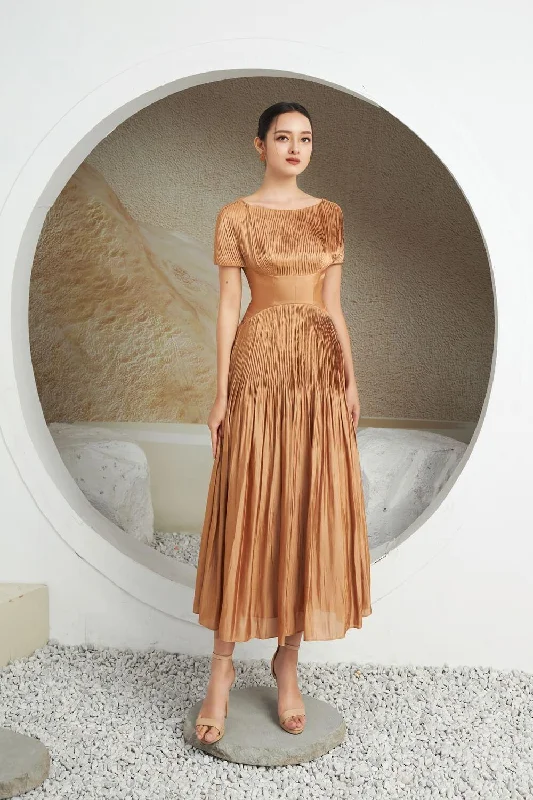 Midi dresses with button - front designs for a classic touchPugh Gathered Boat Neck Silk Midi Dress Midi dresses with button - front designs for a classic touchPugh Gathered Boat Neck Silk Midi Dress
