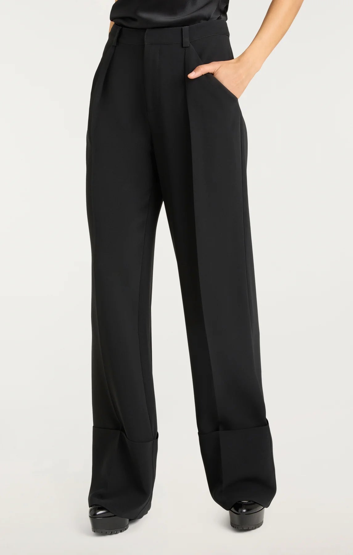 Women's pants for travel Embellished women jeans with studs or rhinestones for a glamorous touch Alliston Pant Women's pants for travel Embellished women jeans with studs or rhinestones for a glamorous touch Alliston Pant