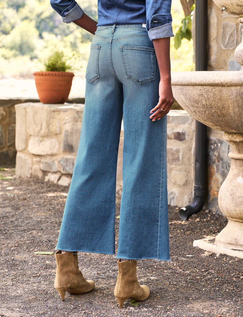 Women's pants with reflective strips Acid - wash women jeans with a retro finish FRANK & EILEEN GUACHO JEAN Women's pants with reflective strips Acid - wash women jeans with a retro finish FRANK & EILEEN GUACHO JEAN