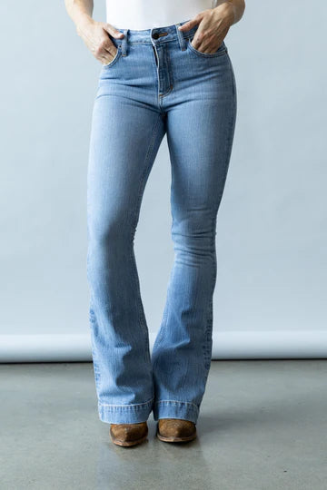 Women's button - fly jeans pants Wide - leg women jeans for a modern and relaxed vibe Kimes Ranch Women's Jennifer Light Wash Ultra High Rise Flare Jean Women's button - fly jeans pants Wide - leg women jeans for a modern and relaxed vibe Kimes Ranch Women's Jennifer Light Wash Ultra High Rise Flare Jean