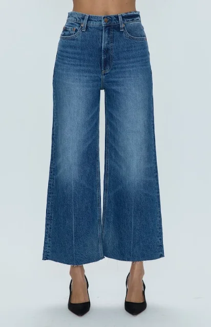 Women's pants for music festivals Ripped women jeans for a rebellious and fashion - forward style Lana Crop Women's pants for music festivals Ripped women jeans for a rebellious and fashion - forward style Lana Crop
