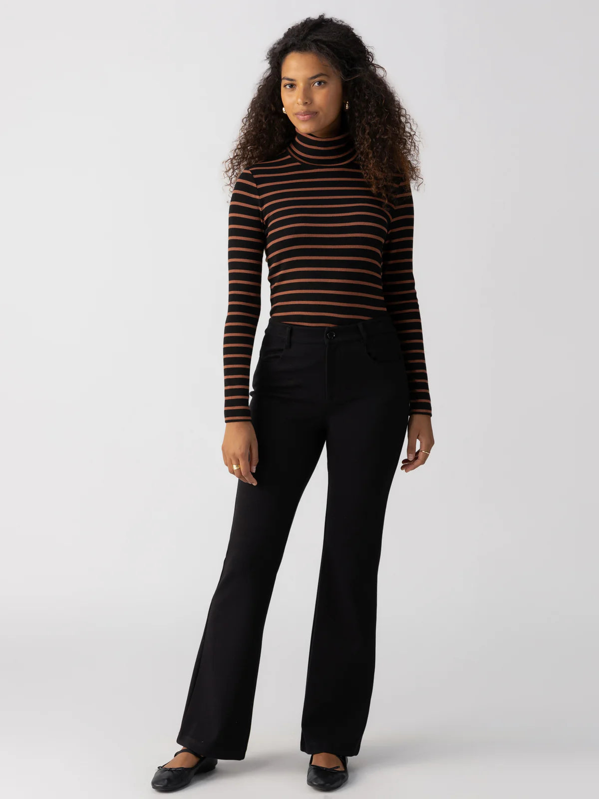 Women's recycled - material workout pants Wide - leg women jeans for a modern and relaxed vibe Maya Flare Women's recycled - material workout pants Wide - leg women jeans for a modern and relaxed vibe Maya Flare