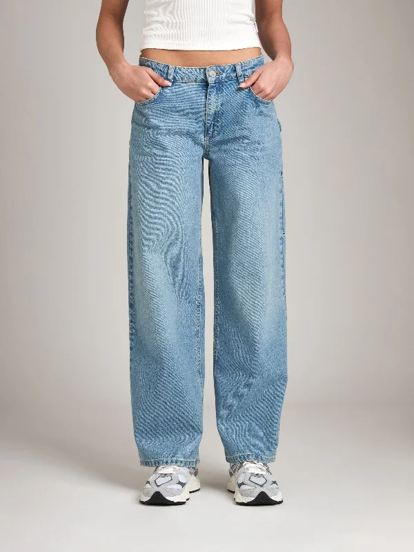 Women's pleated office pants Dark - wash women jeans for a sophisticated and slimming effect Premium Jackson Low Rise Carpenter Women's pleated office pants Dark - wash women jeans for a sophisticated and slimming effect Premium Jackson Low Rise Carpenter