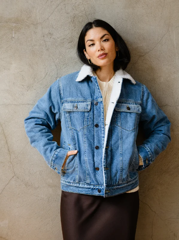Women's pants for yoga studio Cargo women jeans with multiple pockets for added functionality Shannon Sherpa Denim Jacket - Medium Indigo Wash Women's pants for yoga studio Cargo women jeans with multiple pockets for added functionality Shannon Sherpa Denim Jacket - Medium Indigo Wash