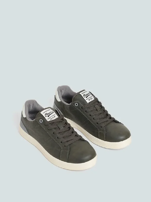 Women's long - length casual pants Straight - leg women jeans with a classic and timeless appeal SOLEPLAY Forest Green Lace- up Casual Sneakers Women's long - length casual pants Straight - leg women jeans with a classic and timeless appeal SOLEPLAY Forest Green Lace- up Casual Sneakers