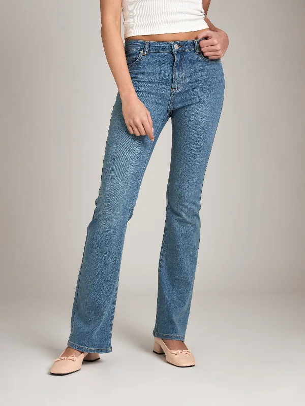 Women's pants with adjustable cuffs Dark - wash women jeans for a sophisticated and slimming effect Premium Florence Midrise Flare - Glacier Women's pants with adjustable cuffs Dark - wash women jeans for a sophisticated and slimming effect Premium Florence Midrise Flare - Glacier
