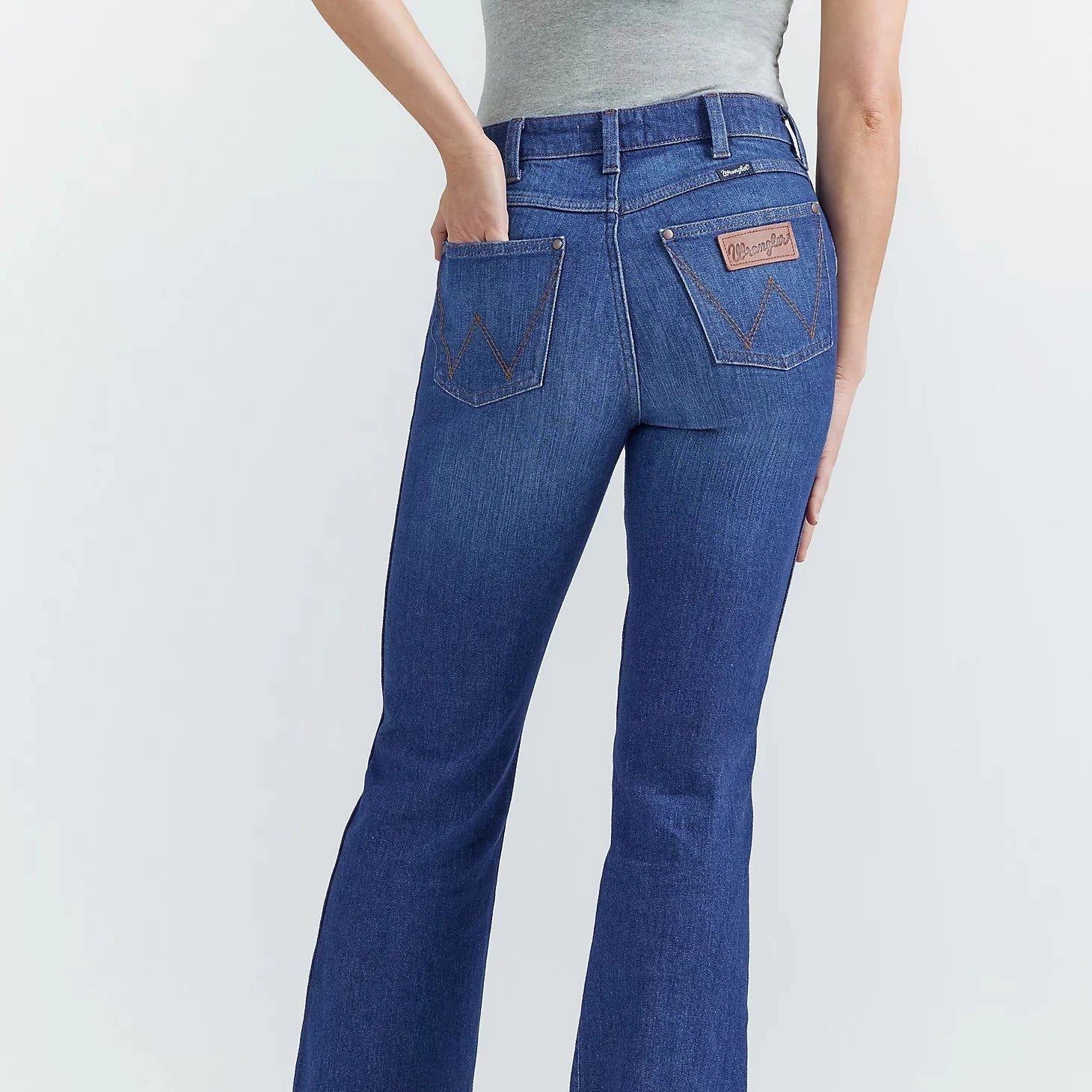 Women's pants with thermal lining Wide - leg women jeans for a modern and relaxed vibe Wrangler Retro Women's Bailey High Rise Trouser Jean in Frances Women's pants with thermal lining Wide - leg women jeans for a modern and relaxed vibe Wrangler Retro Women's Bailey High Rise Trouser Jean in Frances