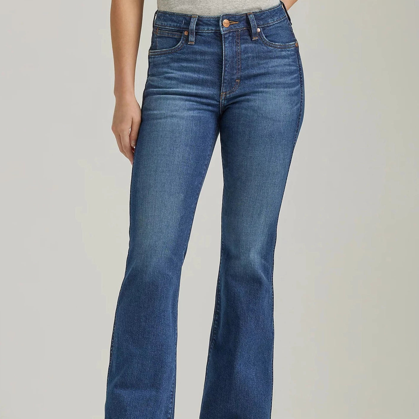 Women's pleated office pants Dark - wash women jeans for a sophisticated and slimming effect Wrangler Retro Women's High Rise Trouser in Gabriella Women's pleated office pants Dark - wash women jeans for a sophisticated and slimming effect Wrangler Retro Women's High Rise Trouser in Gabriella