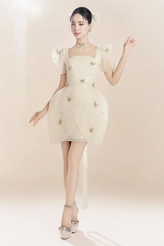 Mini dresses with embroidered details for a unique touchLiliace Tulip Square Neck Organza Mini Dress Mini dresses with embroidered details for a unique touchLiliace Tulip Square Neck Organza Mini Dress