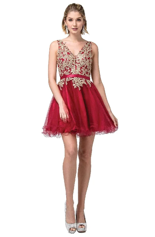 Cocktail dresses with a metallic - embroidered pattern and a midi - hemDancing Queen - 3150 Appliqued Lace Bodice Tulle Dress Cocktail dresses with a metallic - embroidered pattern and a midi - hemDancing Queen - 3150 Appliqued Lace Bodice Tulle Dress