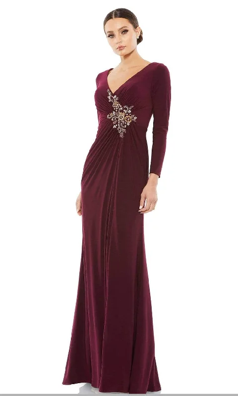 Wedding guest dresses with cut - out details and midi lengthsMac Duggal Evening - 67848D V-Neck Sheath Mother of the Bride Dress Wedding guest dresses with cut - out details and midi lengthsMac Duggal Evening - 67848D V-Neck Sheath Mother of the Bride Dress