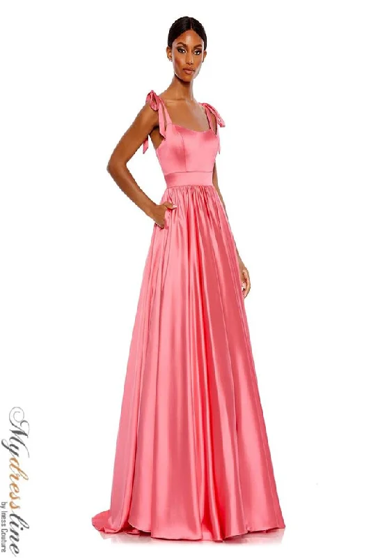 Formal dresses with button - front designs and tulle skirts for a charming prom styleMac Duggal 67981 Formal dresses with button - front designs and tulle skirts for a charming prom styleMac Duggal 67981