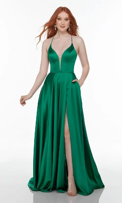 Evening party dresses with a long train for a dramatic entranceThe Secret Dress by Alyce Dress 1722 Evening party dresses with a long train for a dramatic entranceThe Secret Dress by Alyce Dress 1722
