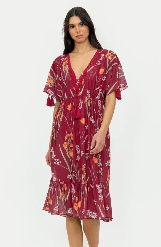 Nursing cover ups with discreet access for breastfeeding moms at the beachCover Up / Pareo Vino Estampado Botánico Bailando Entre Palmas Nursing cover ups with discreet access for breastfeeding moms at the beachCover Up / Pareo Vino Estampado Botánico Bailando Entre Palmas