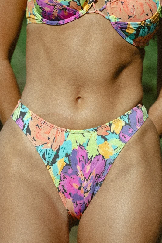 High - waisted bikini for a retro and tummy - flattering lookStudio Bikini Pant - Calypso High - waisted bikini for a retro and tummy - flattering lookStudio Bikini Pant - Calypso